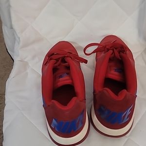 NIKE MD Runner 2 LW Running Shoes Red Men's Size 10.5 - NWB